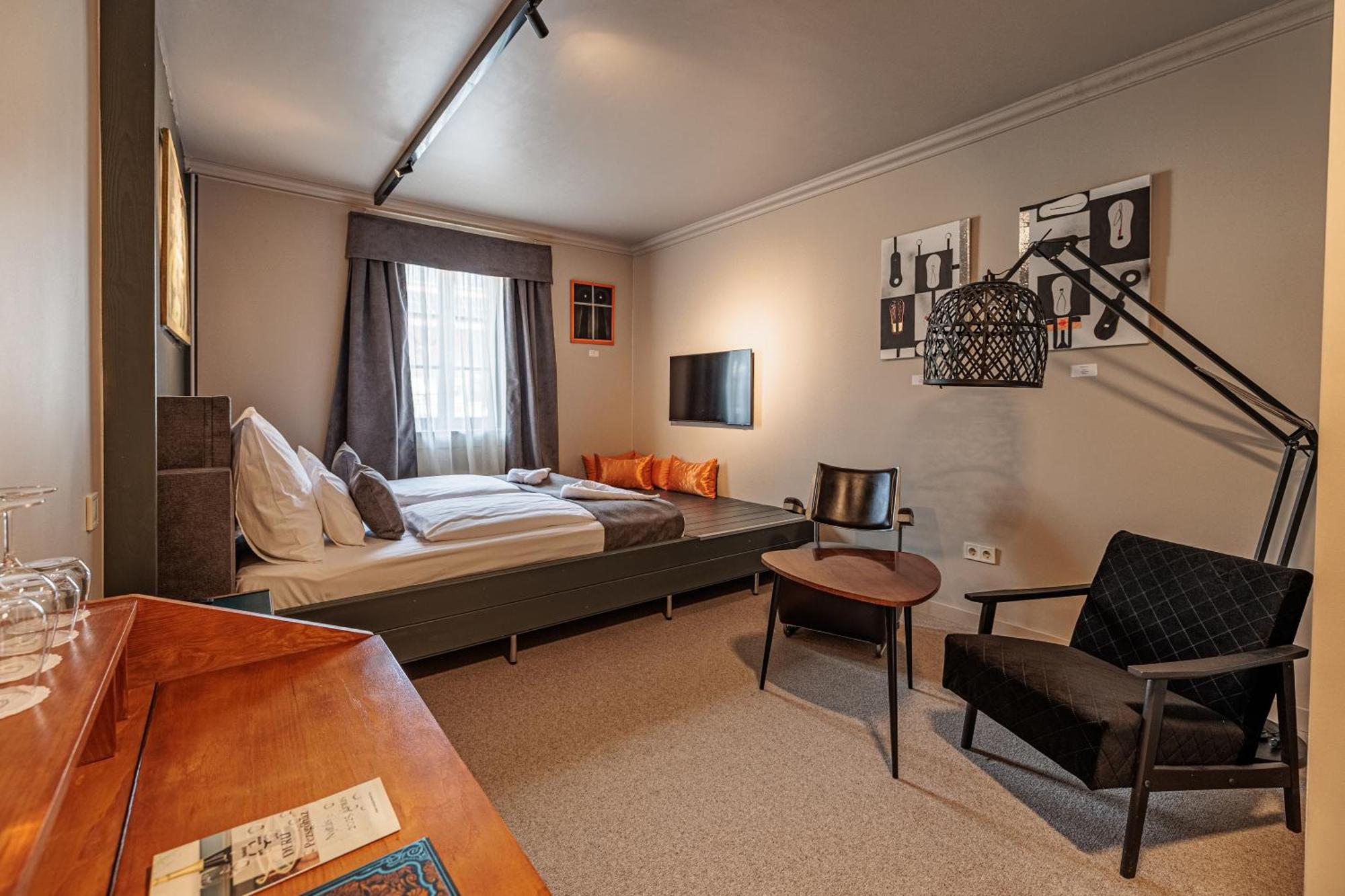 Barka Galeria Hotel Es Etterem Tállya Exteriör bild
