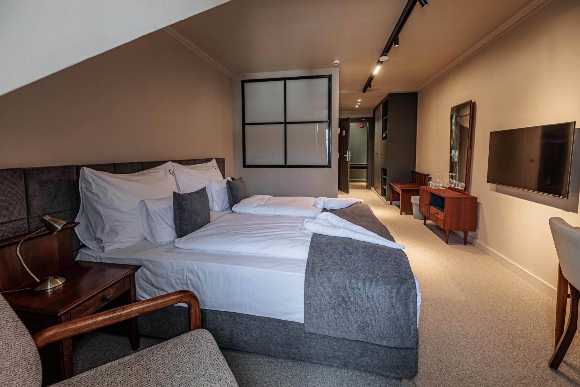 Barka Galeria Hotel Es Etterem Tállya Exteriör bild
